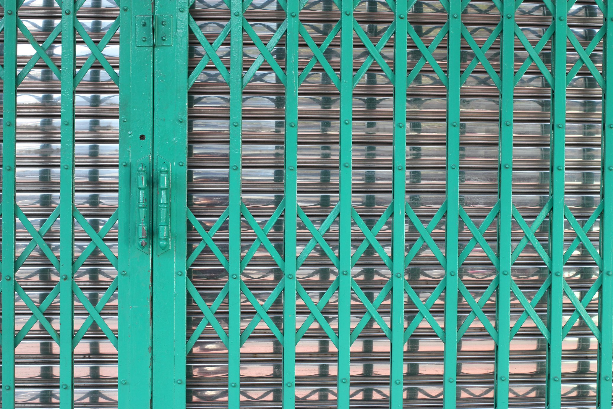 The classic cage door sliding with green and Aluminium